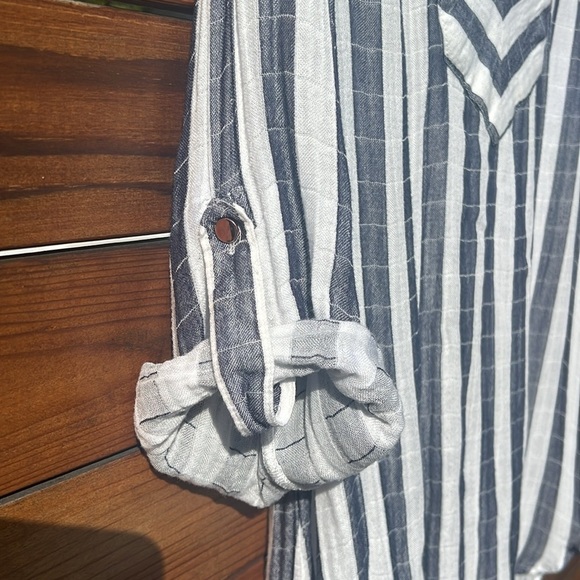 Stripes Flowy Blouse - Picture 4 of 7